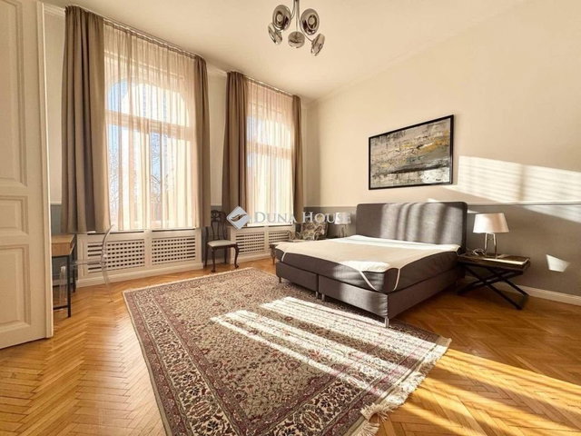 Eladó téglalakás, Budapesten, II. kerületben 299 M Ft, 4 szobás