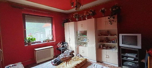 Eladó családi ház, Bakson 18.5 M Ft, 3 szobás