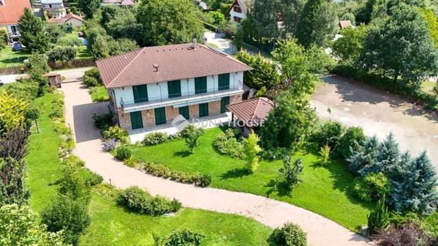 Eladó családi ház, Visegrádon 435.6 M Ft, 4 szobás
