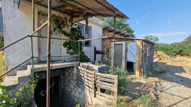 Eladó családi ház, Kisbéren 11.9 M Ft, 1 szobás