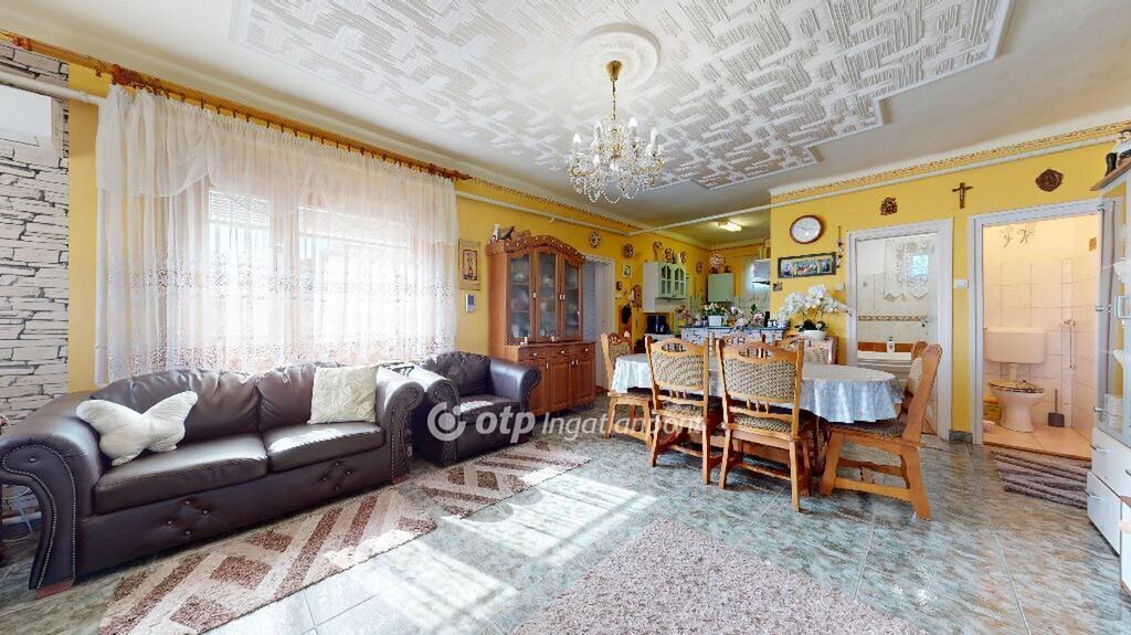 3 bed · 140m² · 70.000.000 ft