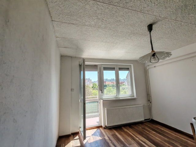 Eladó téglalakás, Budapesten, III. kerületben, Vályog utcában