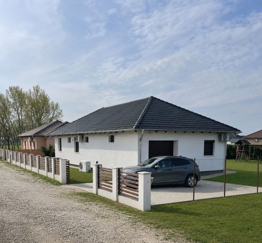 Eladó családi ház, Alsónémediben 119.9 M Ft, 3 szobás