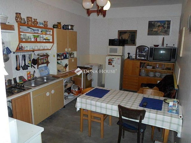 Eladó családi ház, Balatonkenesén 59.5 M Ft, 3 szobás