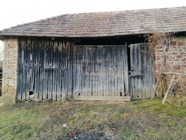 Eladó családi ház, Bezeréden 9.5 M Ft, 2 szobás