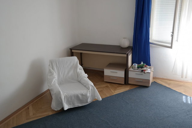 Kiadó téglalakás, albérlet, Pécsett, Petőfi utcában, 1 szobás