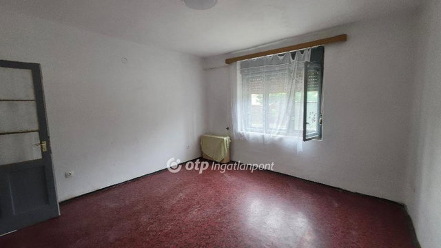 Eladó családi ház, Kisújszálláson 19.5 M Ft, 2 szobás