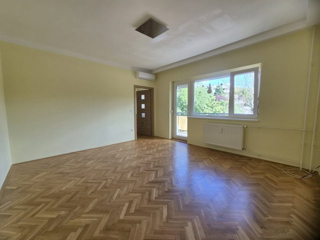 Eladó téglalakás, Pécsett, Kodály Zoltán utcában 69.5 M Ft