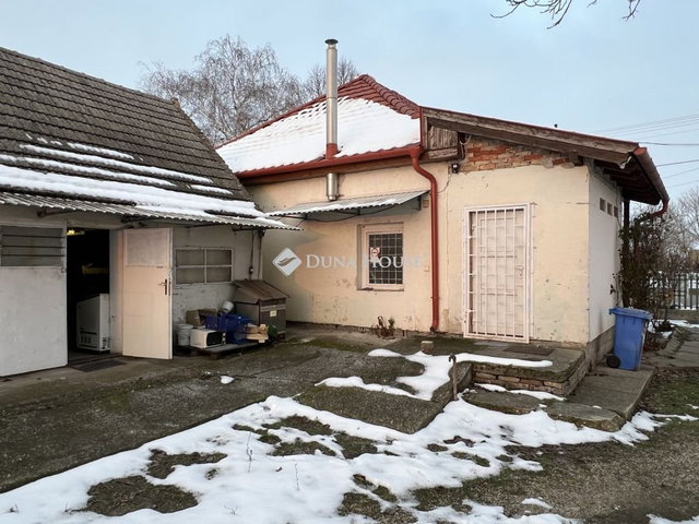 Eladó családi ház, Sárkeresztúron 28 M Ft