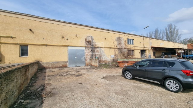 Kiadó ipari ingatlan, Székesfehérvárott 320 E Ft / hó