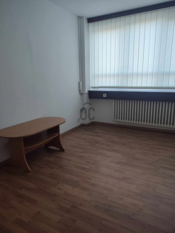 Kiadó iroda, Budapesten, III. kerületben 180 E Ft / hó