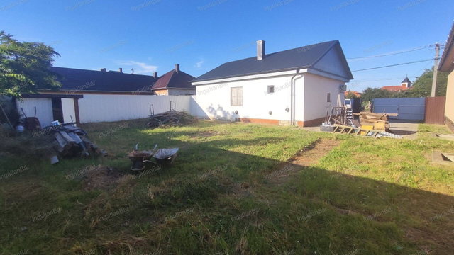 Eladó családi ház, Vaján 17.5 M Ft, 1 szobás