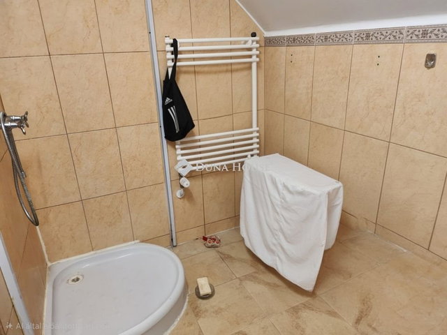 Eladó családi ház, Berhidán 120 M Ft, 6 szobás