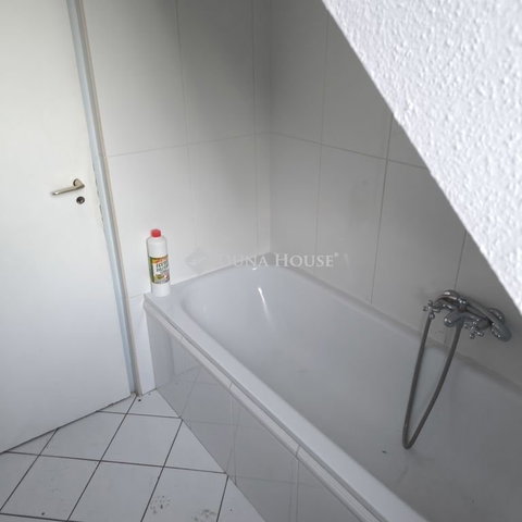 Eladó családi ház, Leányfaluban 142 M Ft, 3 szobás