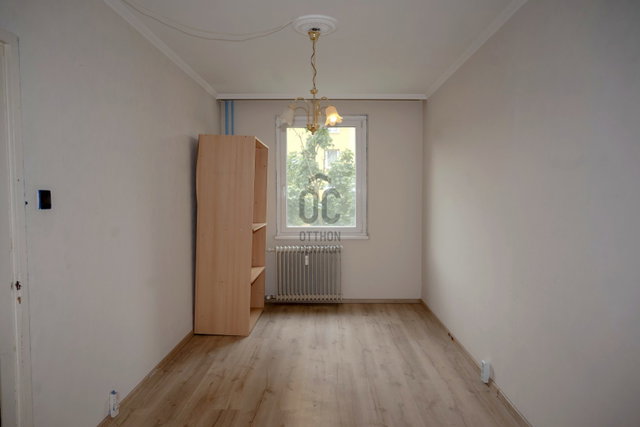 Eladó panellakás, Nyíregyházán 45 M Ft, 3 szobás