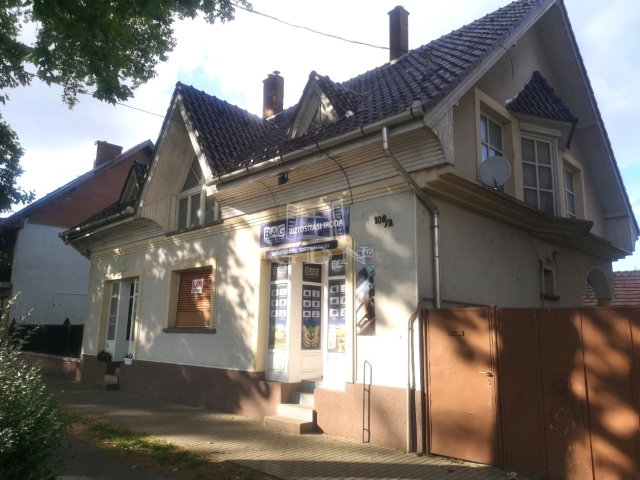 Eladó családi ház, Lajosmizsén 104 M Ft, 4 szobás