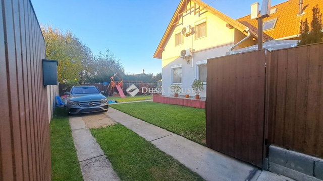 Eladó ikerház, Üllőn, Baross Gábor utcában 125 M Ft, 5 szobás