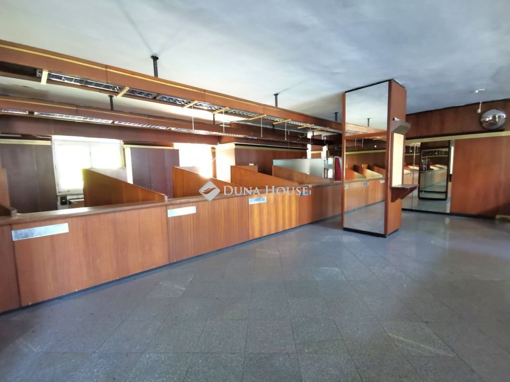 509m² · 1.800.000 ft