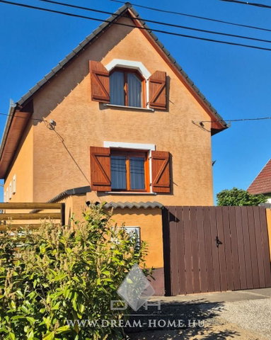 Eladó családi ház, Kecskeméten 95 M Ft, 3 szobás