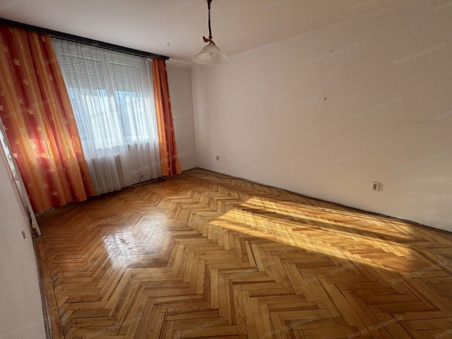 Eladó téglalakás, Tatabányán 36.8 M Ft, 2 szobás