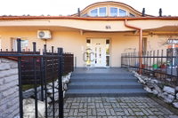 Eladó téglalakás