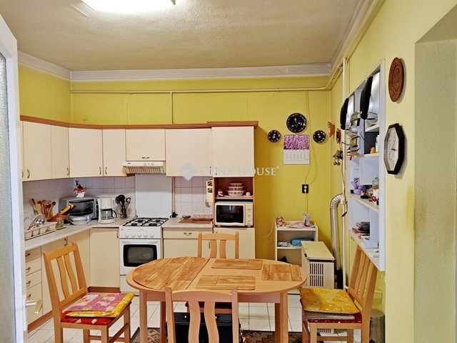 Eladó családi ház, Szombathelyen 27 M Ft, 1 szobás