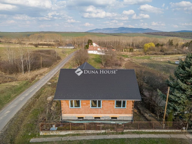 Eladó családi ház, Csécsén 50 M Ft, 4 szobás
