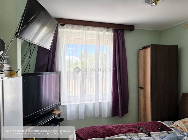 Eladó családi ház, Székesfehérvárott 35 M Ft, 1 szobás