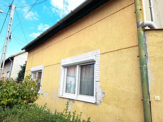 Eladó családi ház, Hatvanban 45 M Ft, 2 szobás