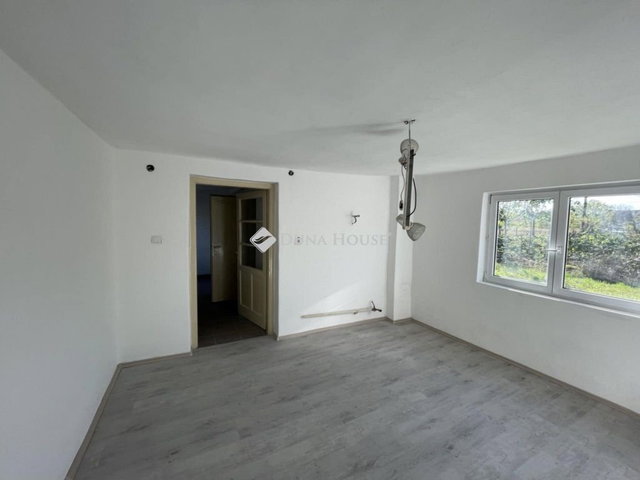 Eladó családi ház, Baján 25.99 M Ft, 2 szobás