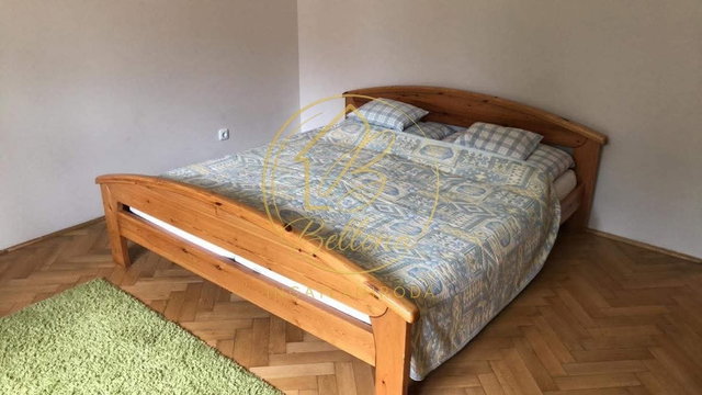 Eladó téglalakás, Pécsett, Papnövelde utcában 85 M Ft