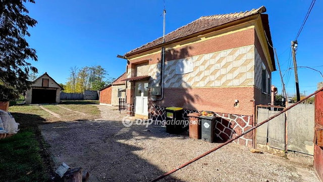 Eladó családi ház, Vaszaron 40.9 M Ft, 2 szobás