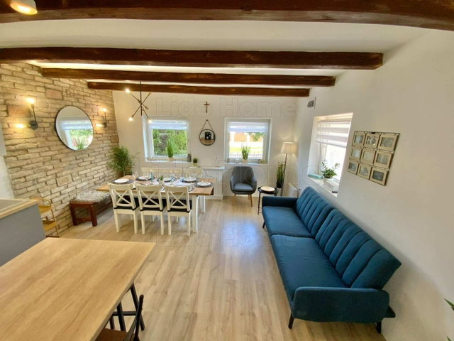 Eladó családi ház, Zamárdiban 199.9 M Ft, 12 szobás