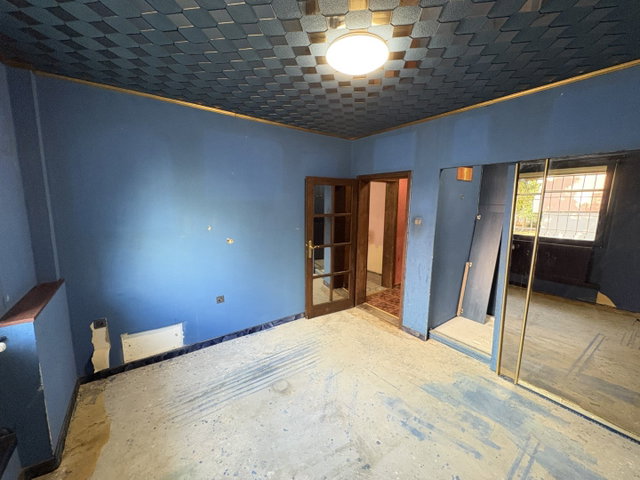 Eladó panellakás, Kaposváron 37.3 M Ft, 3 szobás