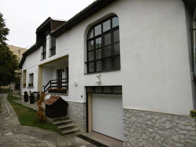 Eladó családi ház, Miskolcon 110 M Ft, 6 szobás