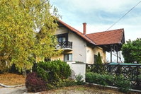 Eladó családi ház, Pécsett 145 M Ft, 7 szobás