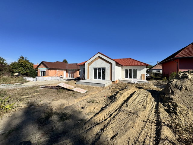 Eladó ikerház, Őrbottyánban 95 M Ft, 4 szobás