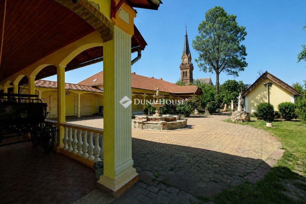 6 bed · 218m² · 119.000.000 ft