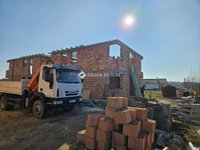 Eladó téglalakás, Mendén 79.9 M Ft, 4 szobás