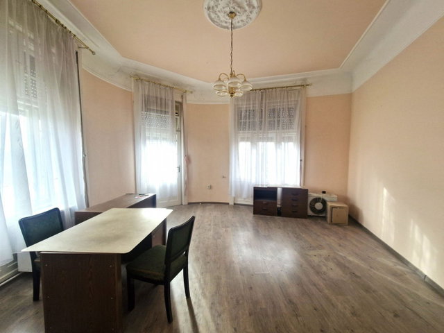 Eladó téglalakás, Szolnokon 41.5 M Ft, 1+1 szobás