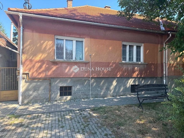 Eladó ikerház, Sárisápon 44.9 M Ft, 2 szobás