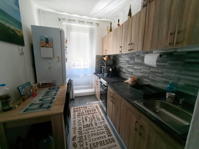 Eladó panellakás, Pécsett 38.99 M Ft, 2 szobás