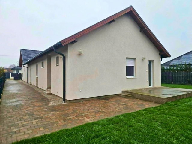 Eladó családi ház, Halásztelken 104.99 M Ft, 4 szobás