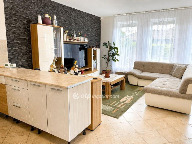 Eladó családi ház, Tökölön 129.9 M Ft, 4 szobás