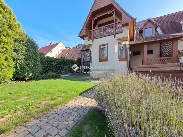 Eladó családi ház, Kecskeméten 145 M Ft, 7 szobás