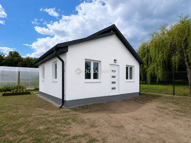 Eladó családi ház, Nagykátán 40 M Ft, 3 szobás