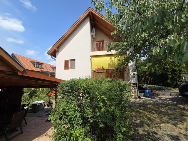 Eladó családi ház, Badacsonytördemicen 129.9 M Ft, 4 szobás