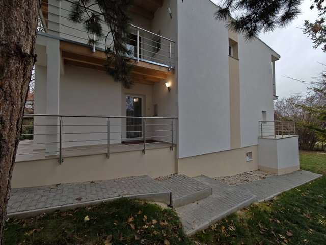 Eladó családi ház, Balatonalmádiban 159.9 M Ft, 4 szobás