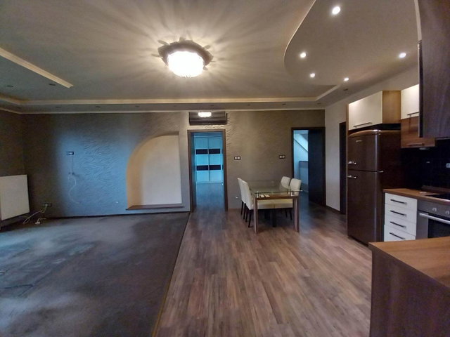 Kiadó téglalakás, albérlet, Tatán 270 E Ft / hó, 3 szobás