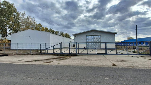 Kiadó ipari ingatlan, Tószegen 2800 E Ft / hó, 2 szobás